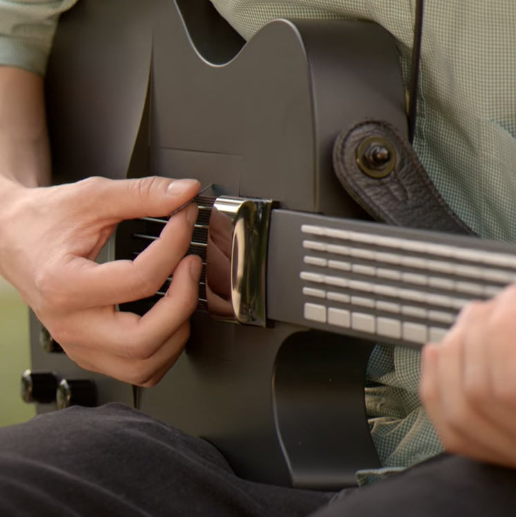 Joueriez-vous d'une guitare sans cordes ni frettes ?